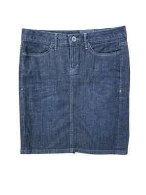 Woman’s Converse One Star Y2K denim jean skirts size 2